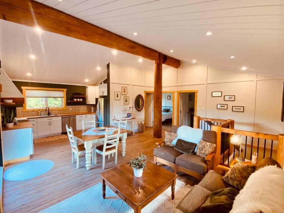 Ski-In Chalet: Private Hot Tub, Bonus Bunk House فيرني المظهر الخارجي الصورة