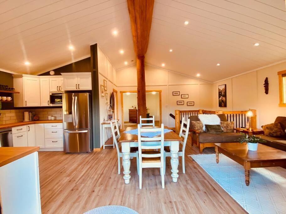 Ski-In Chalet: Private Hot Tub, Bonus Bunk House فيرني المظهر الخارجي الصورة
